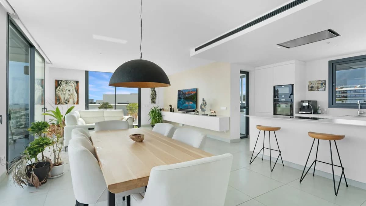 3 Bedroom Penthouse for Sale in Fuengirola, Málaga - Image 7