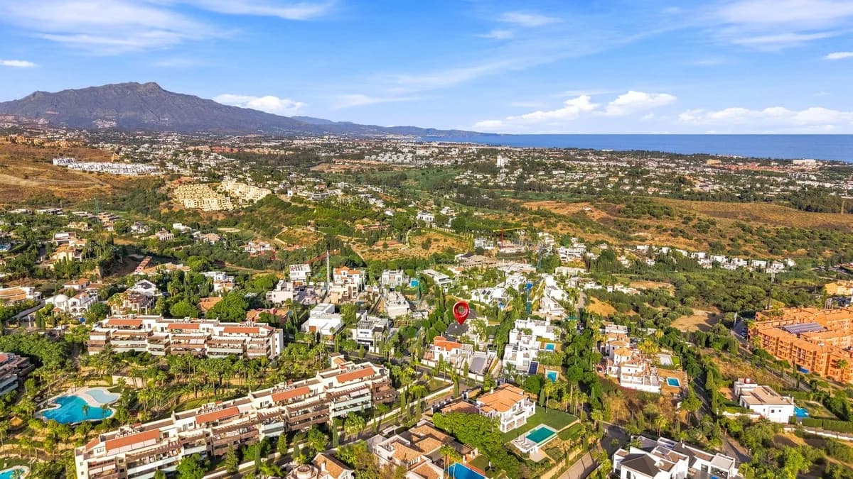 6 Bedroom Detached Villa for Sale in Los Flamingos, Málaga - Image 6
