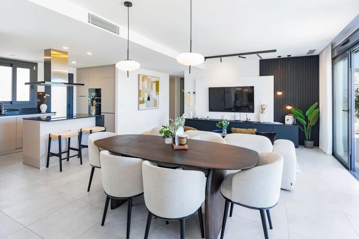 3 Bedroom Penthouse for Sale in New Golden Mile, Málaga - Image 4