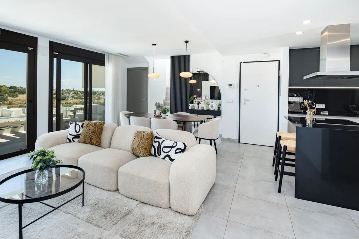 3 Bedroom Penthouse for Sale in New Golden Mile, Málaga - Image 6