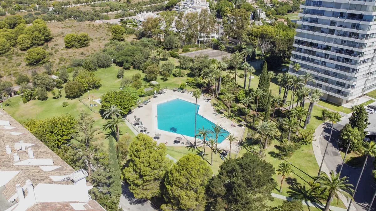 3 Bedroom Middle Floor Apartment for Sale in Torre Real, Málaga - Image 8
