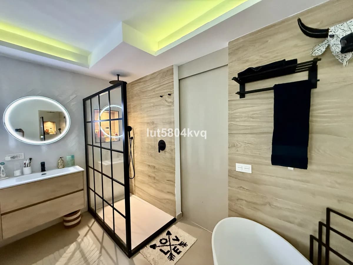 3 Bedroom Ground Floor Apartment for Sale in La Quinta, Málaga - Image 8