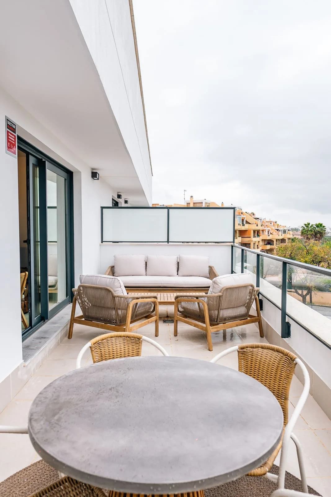 2 Bedroom Penthouse for Sale in Selwo, Málaga - Image 4