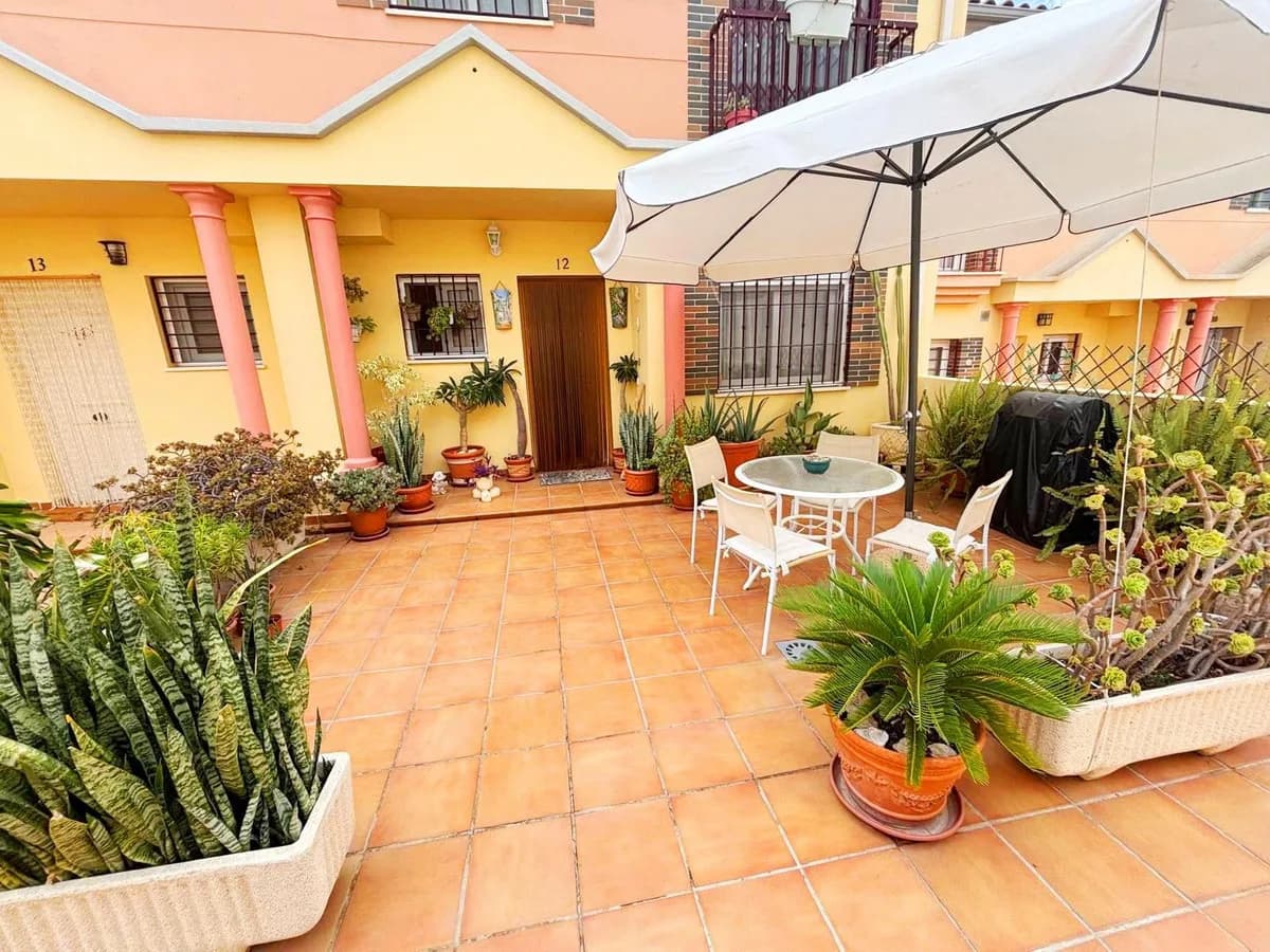 3 Bedroom Townhouse for Sale in Alhaurín de la Torre, Málaga - Image 2