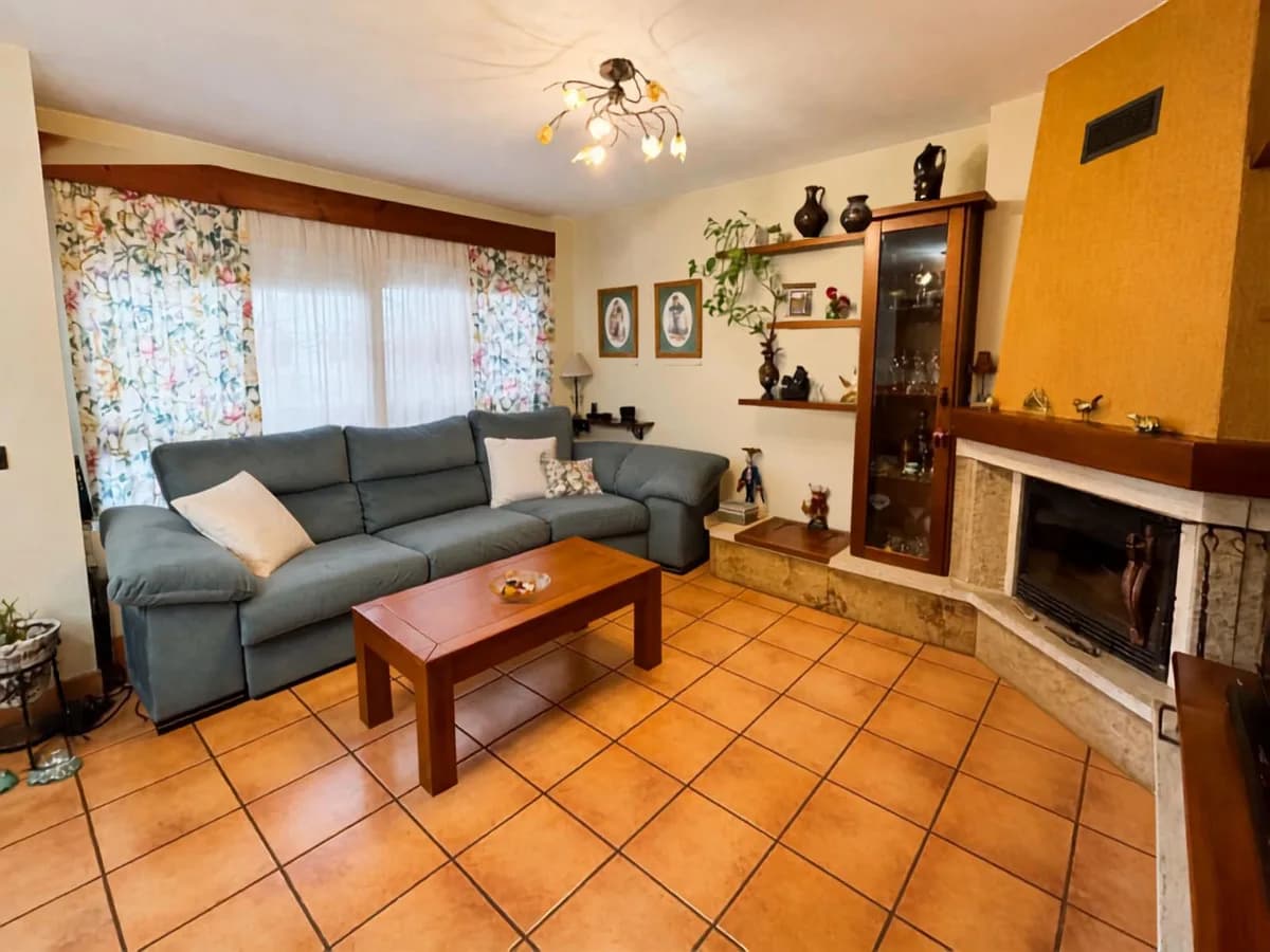3 Bedroom Townhouse for Sale in Alhaurín de la Torre, Málaga - Image 6