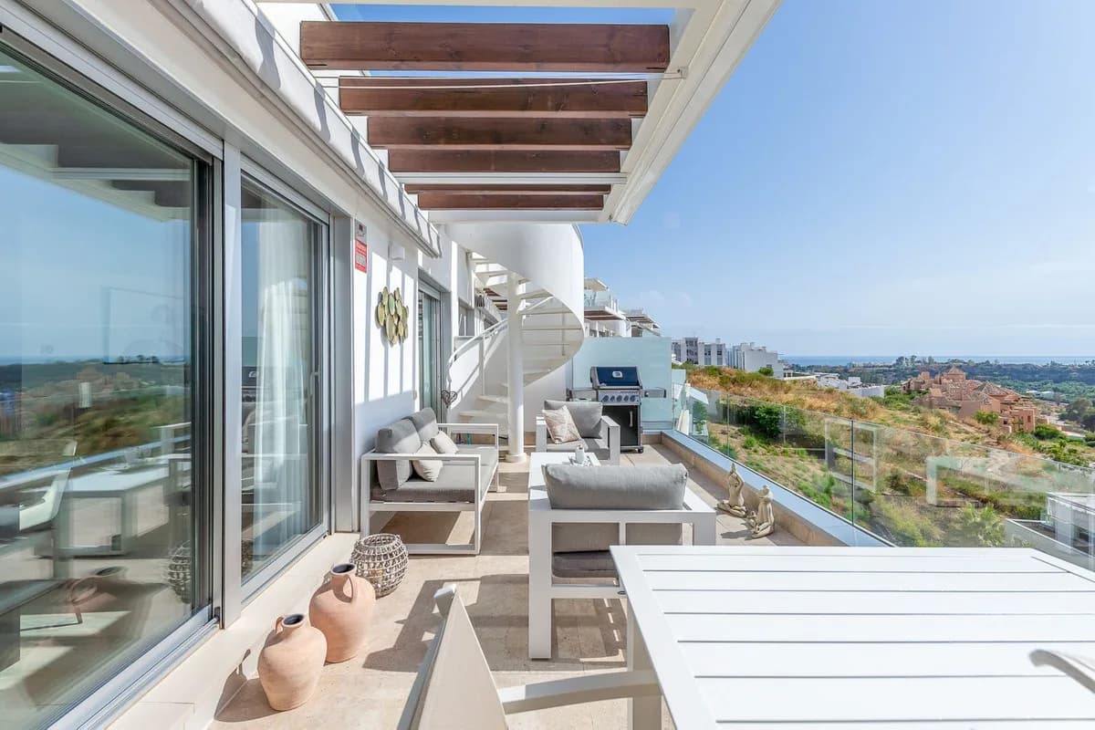 2 Bedroom Penthouse for Sale in Cancelada, Málaga - Image 8