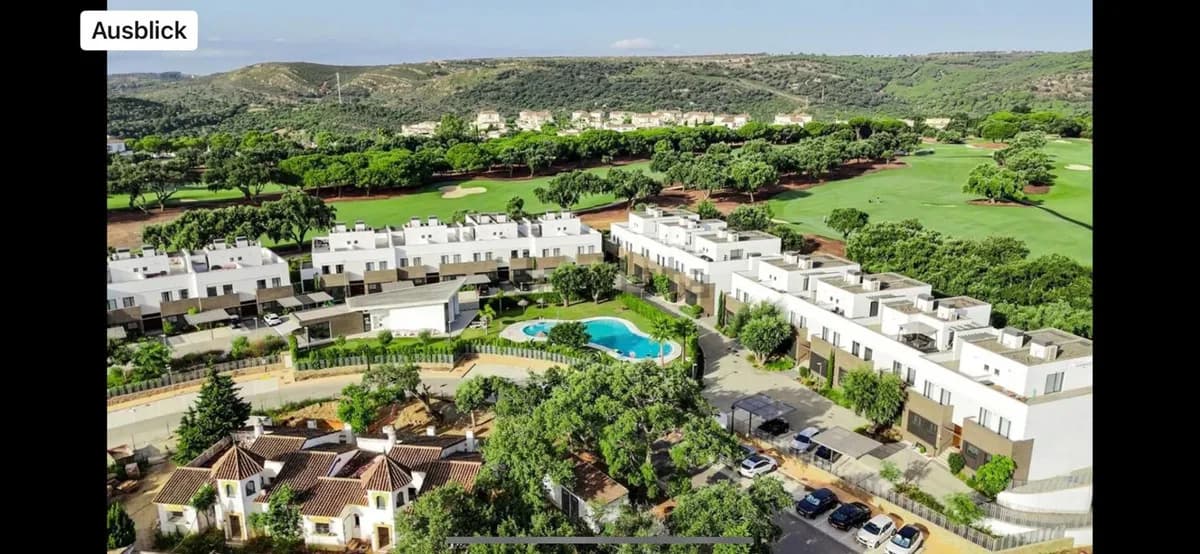 3 Bedroom Semi-Detached House for Sale in Sotogrande Alto, Cádiz
