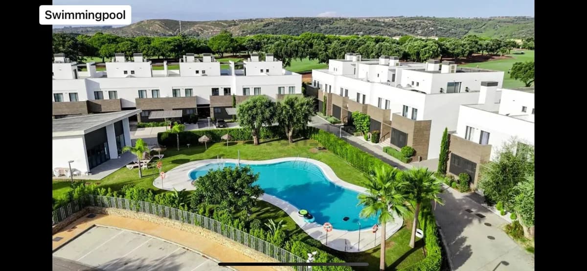 3 Bedroom Semi-Detached House for Sale in Sotogrande Alto, Cádiz - Image 2