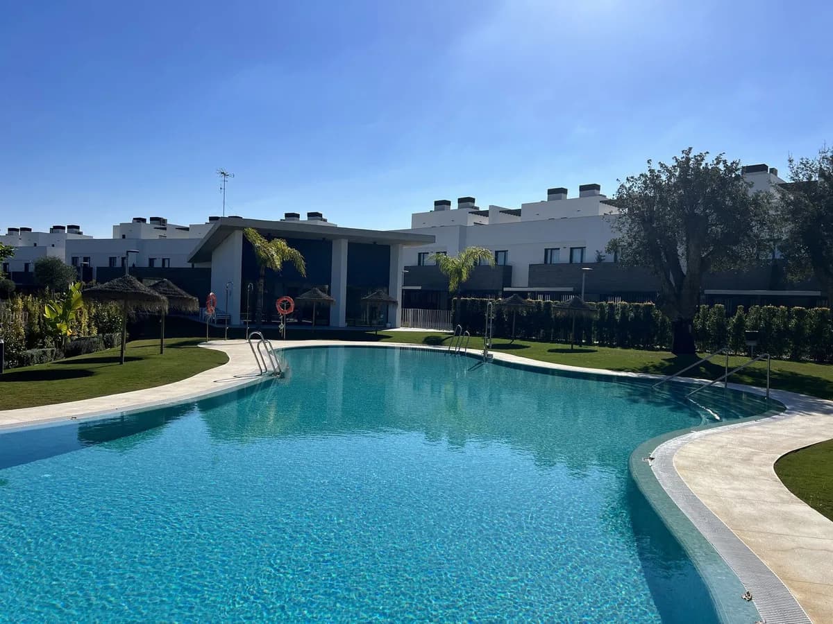 4 Bedroom Townhouse for Sale in Sotogrande, Cádiz - Image 4