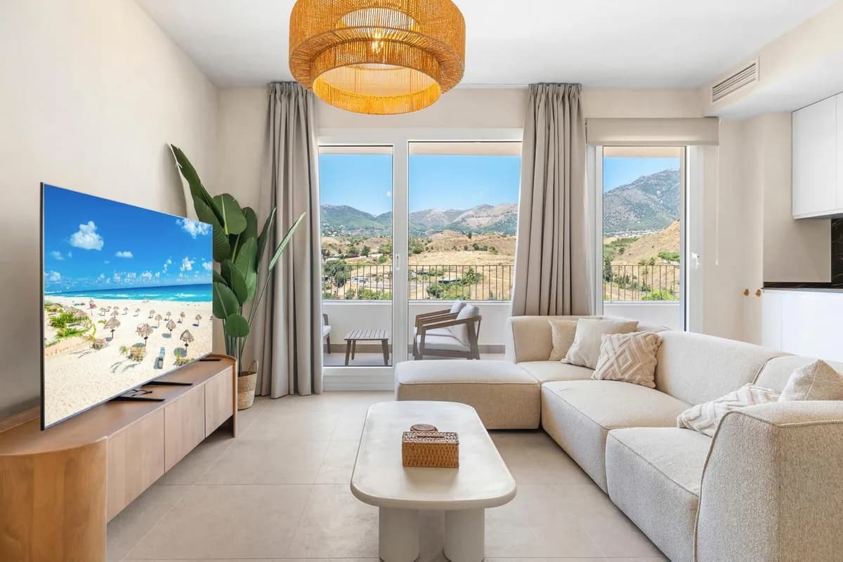 2 Bedroom Ground Floor Apartment for Sale in Los Pacos, Málaga - Image 3