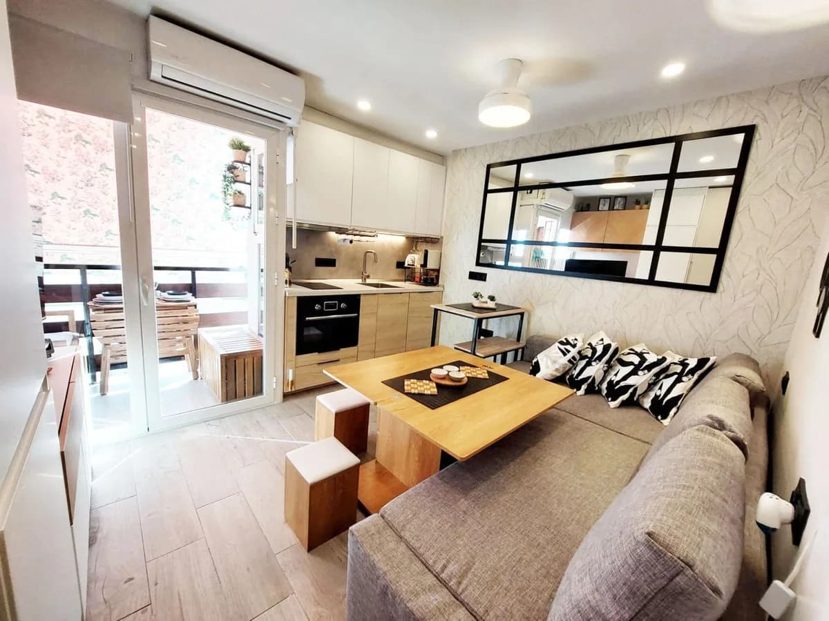 Middle Floor Studio for Sale in Benalmadena, Málaga - Image 3