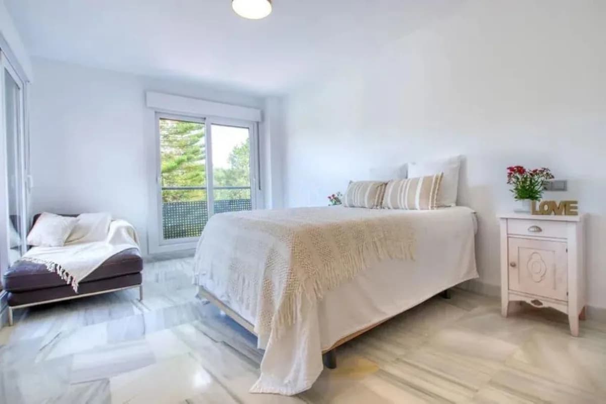 4 Bedroom Detached Villa for Sale in Estepona, Málaga - Image 7