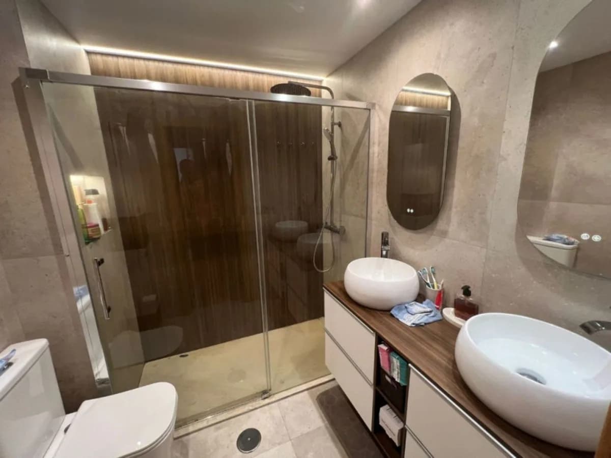 2 Bedroom Middle Floor Apartment for Sale in Marbella, Málaga - Image 4