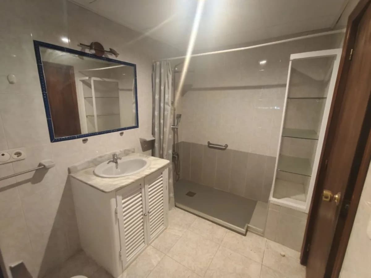 2 Bedroom Townhouse for Sale in San Roque, Cádiz - Image 3