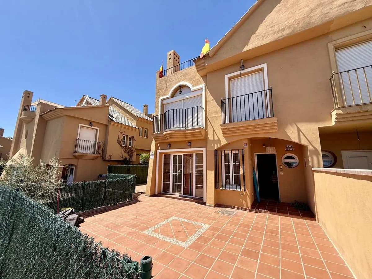 3 Bedroom Townhouse for Sale in Riviera del Sol, Málaga - Image 2
