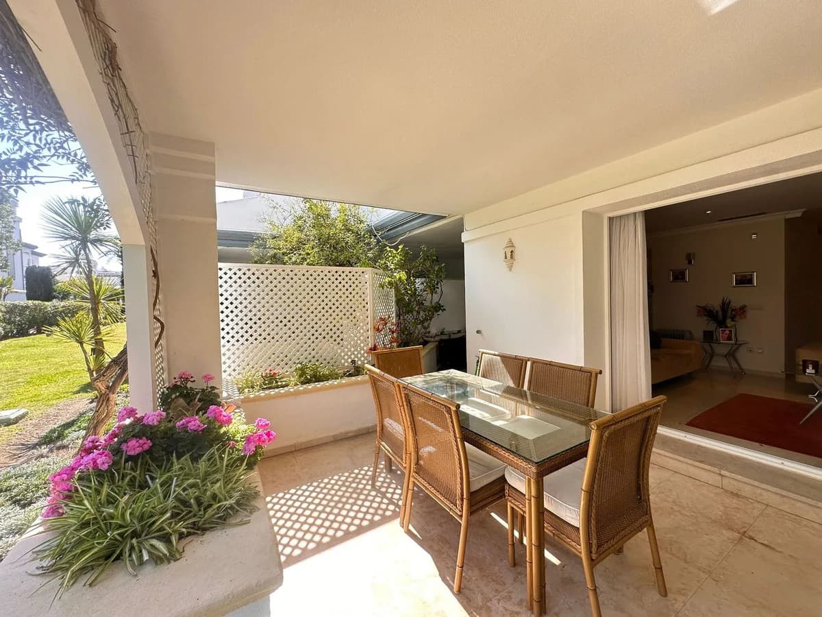 2 Bedroom Ground Floor Apartment for Sale in Estepona, Málaga