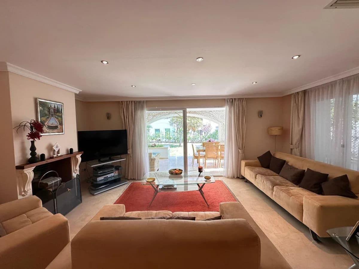 2 Bedroom Ground Floor Apartment for Sale in Estepona, Málaga - Image 8