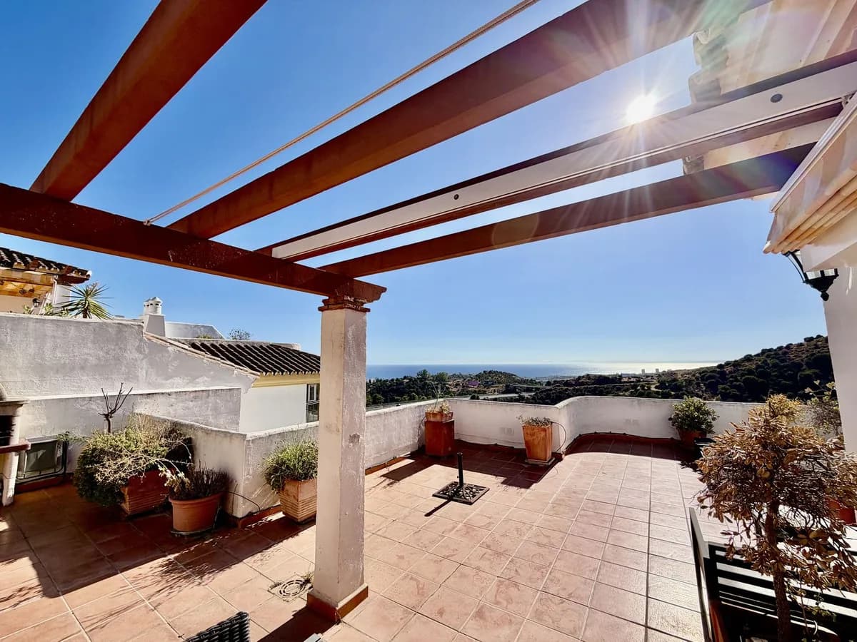 2 Bedroom Penthouse Duplex for Sale in Calahonda, Málaga - Image 3