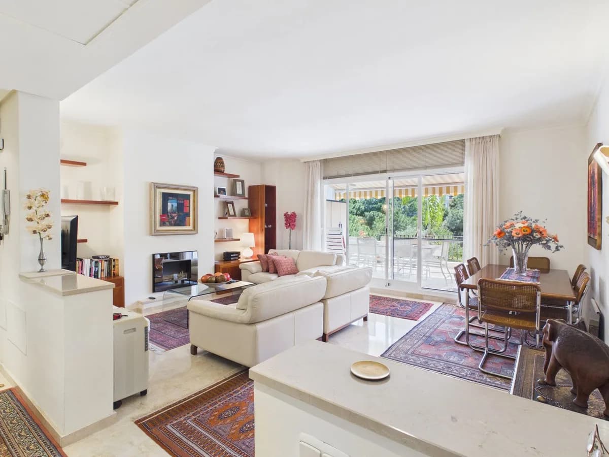 3 Bedroom Penthouse Duplex for Sale in Benahavís, Málaga - Image 4