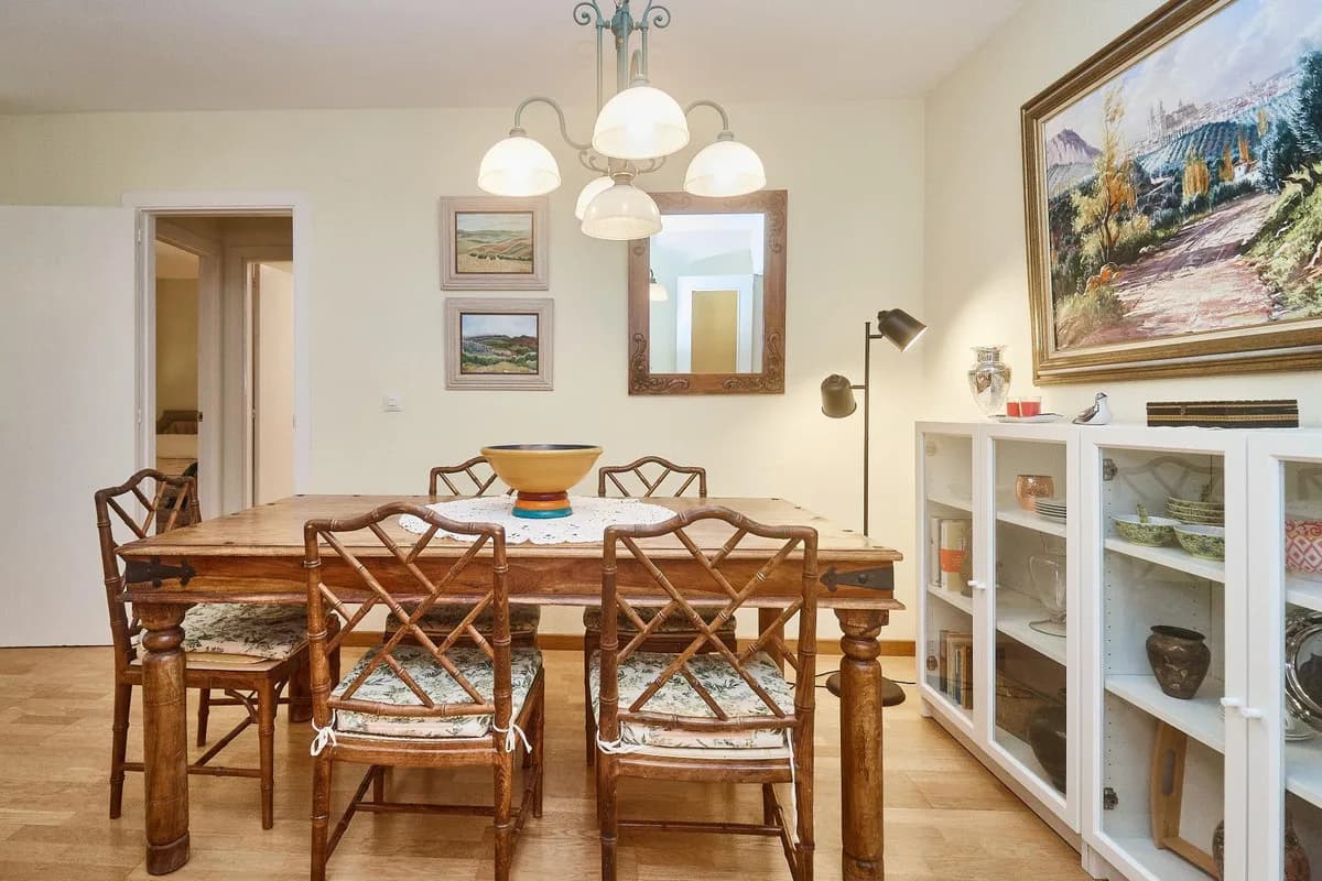 3 Bedroom Middle Floor Apartment for Sale in Fuengirola, Málaga - Image 7