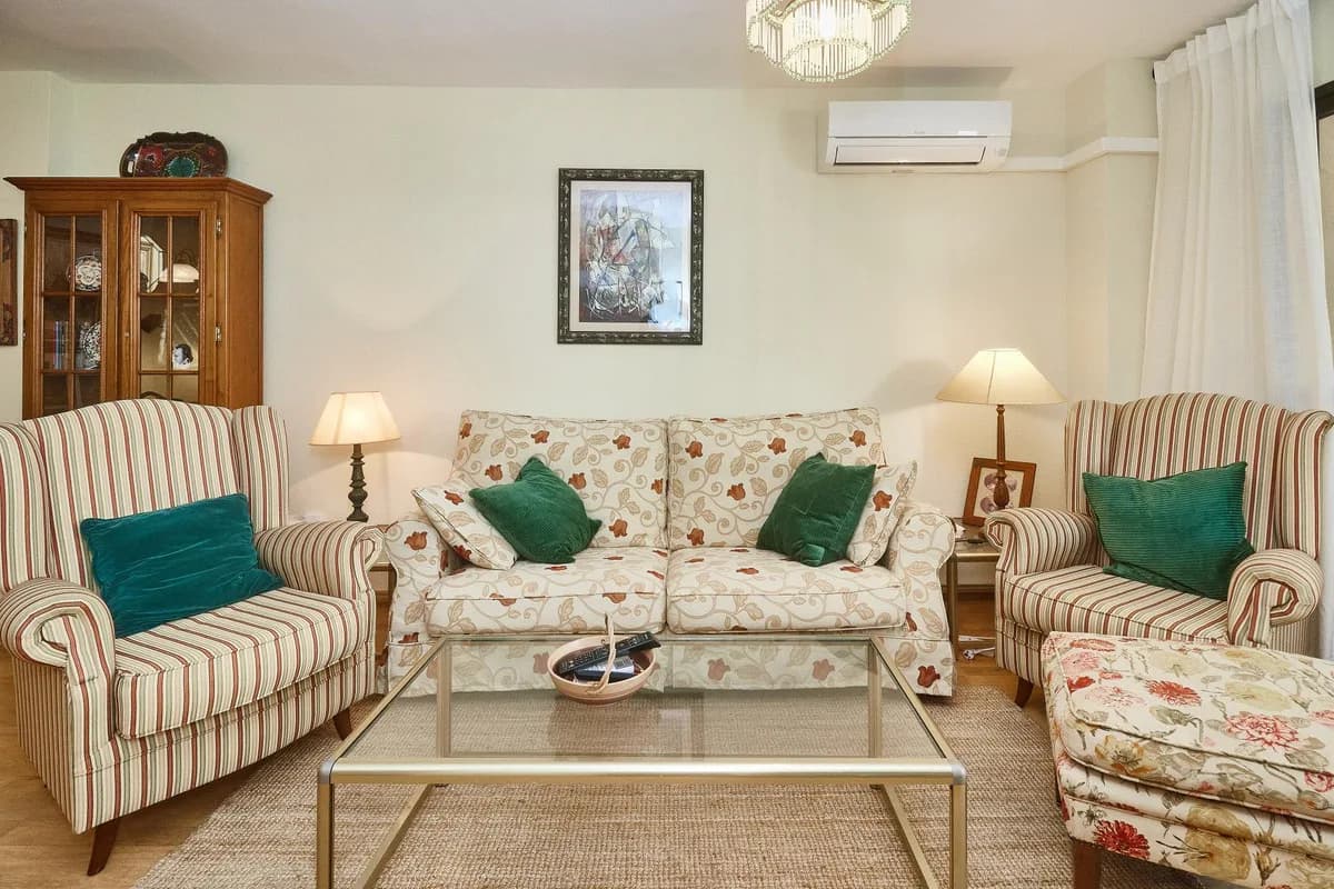 3 Bedroom Middle Floor Apartment for Sale in Fuengirola, Málaga - Image 8
