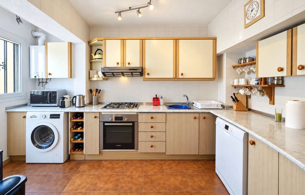 4 Bedroom Townhouse for Sale in Casares Playa, Málaga - Image 6