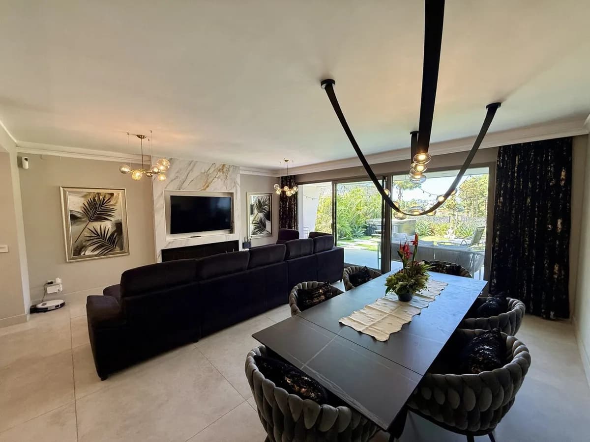 3 Bedroom Semi-Detached House for Sale in Mijas, Málaga - Image 4