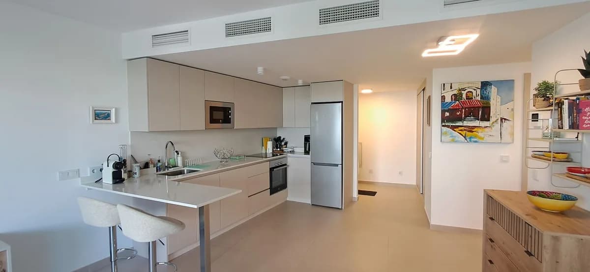 2 Bedroom Middle Floor Apartment for Sale in Manilva, Málaga - Image 6