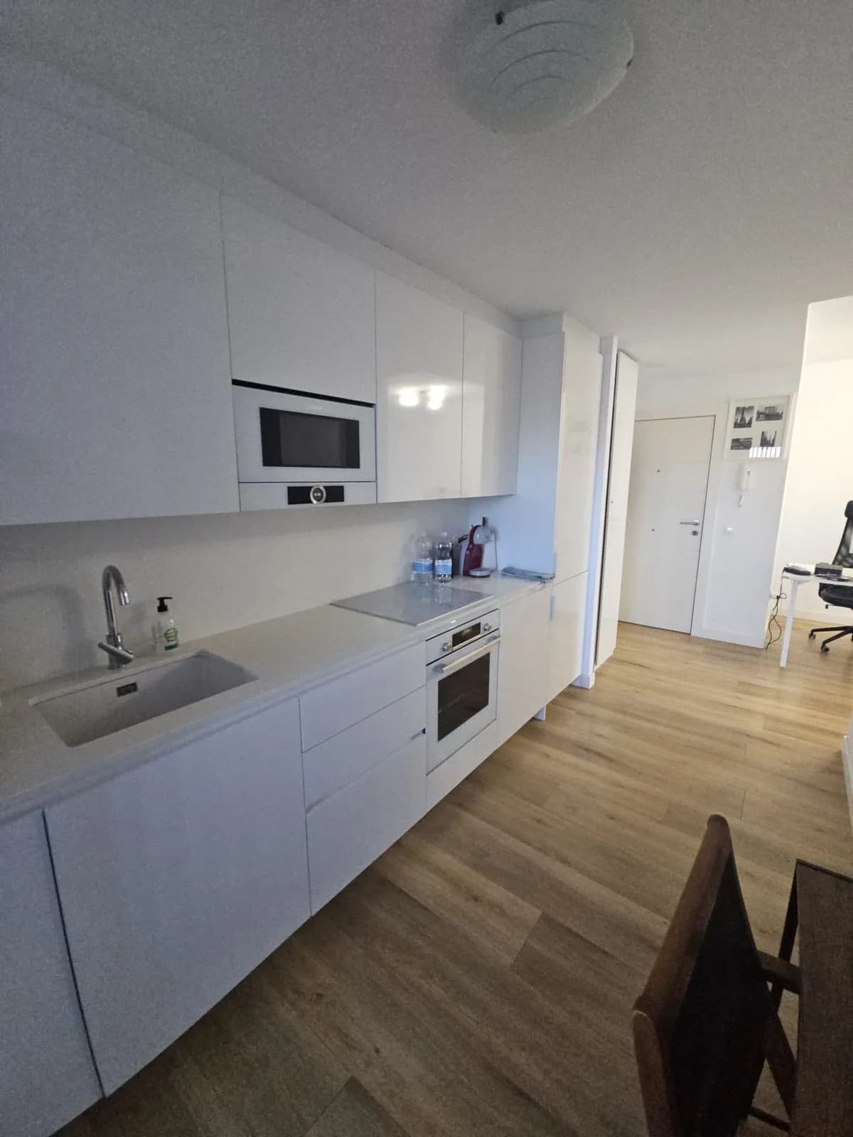 2 Bedroom Middle Floor Apartment for Sale in Fuengirola, Málaga - Image 7
