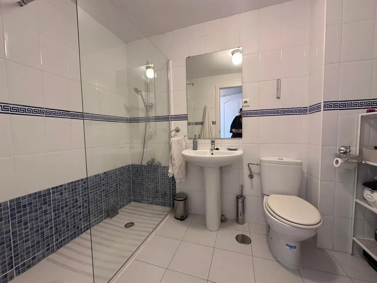 2 Bedroom Middle Floor Apartment for Sale in Riviera del Sol, Málaga - Image 9