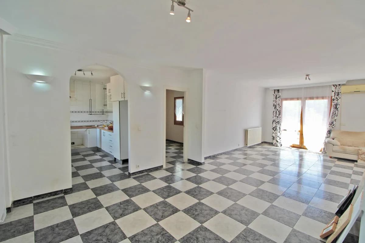 8 Bedroom Detached Villa for Sale in Calahonda, Málaga - Image 8