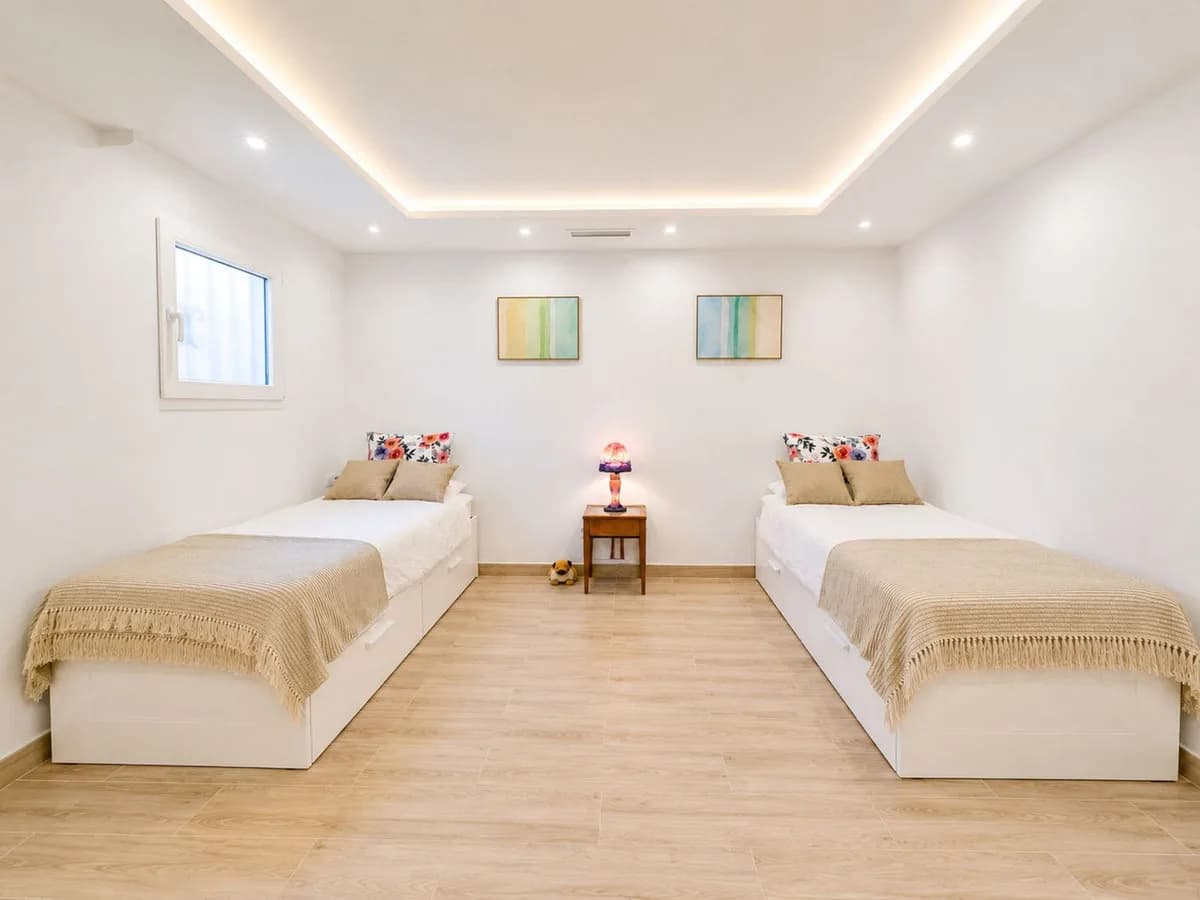 2 Bedroom Ground Floor Apartment for Sale in The Golden Mile, Málaga - Image 6