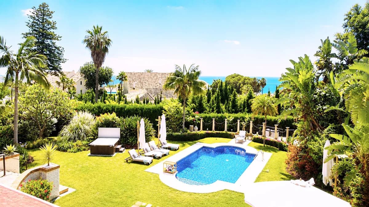 5 Bedroom Detached Villa for Sale in Benalmadena, Málaga