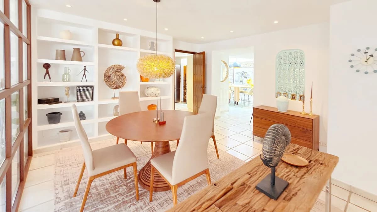 5 Bedroom Detached Villa for Sale in Benalmadena, Málaga - Image 3