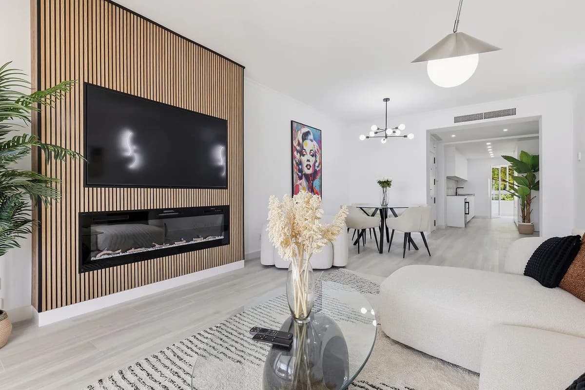 3 Bedroom Middle Floor Apartment for Sale in La Quinta, Málaga - Image 3
