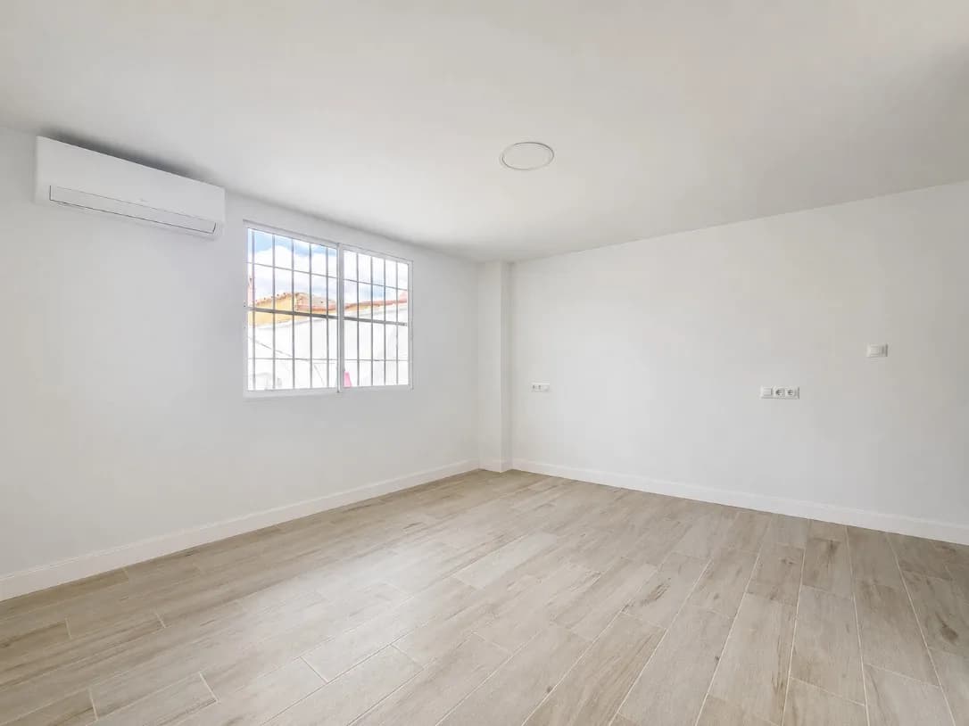 2 Bedroom Finca - Cortijo for Sale in Entrerrios, Málaga - Image 9