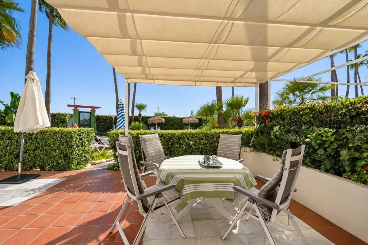 2 Bedroom Ground Floor Apartment for Sale in Elviria, Málaga - Image 2