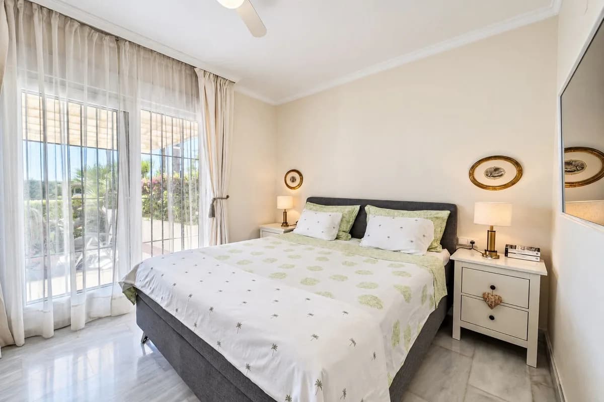 2 Bedroom Ground Floor Apartment for Sale in Elviria, Málaga - Image 5
