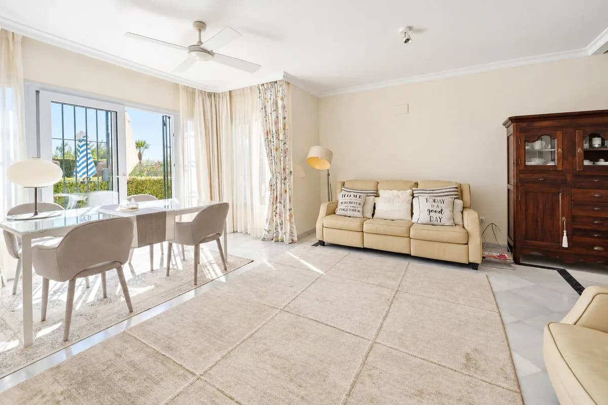 2 Bedroom Ground Floor Apartment for Sale in Elviria, Málaga - Image 7