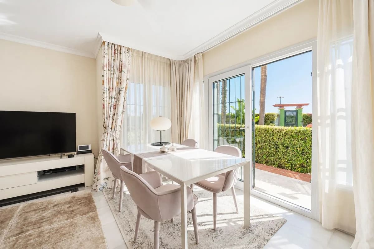 2 Bedroom Ground Floor Apartment for Sale in Elviria, Málaga - Image 8