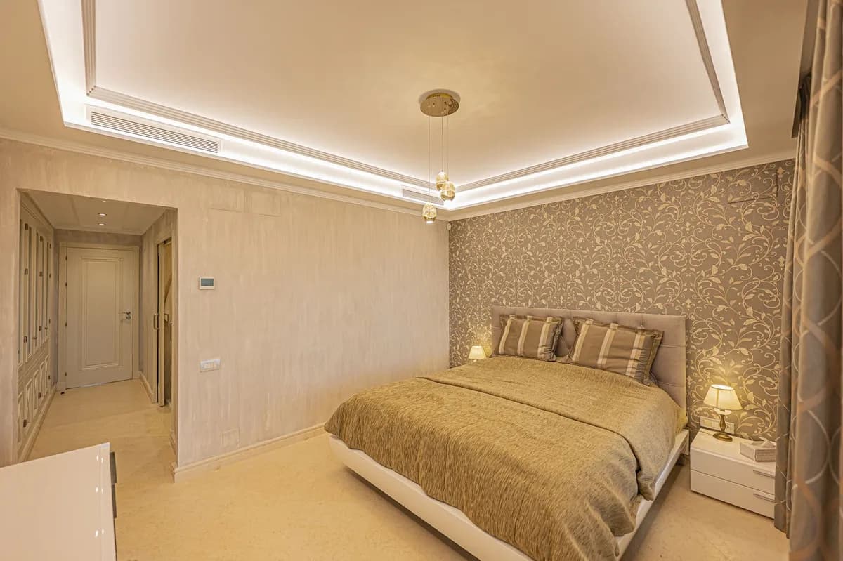 3 Bedroom Middle Floor Apartment for Sale in New Golden Mile, Málaga - Image 8