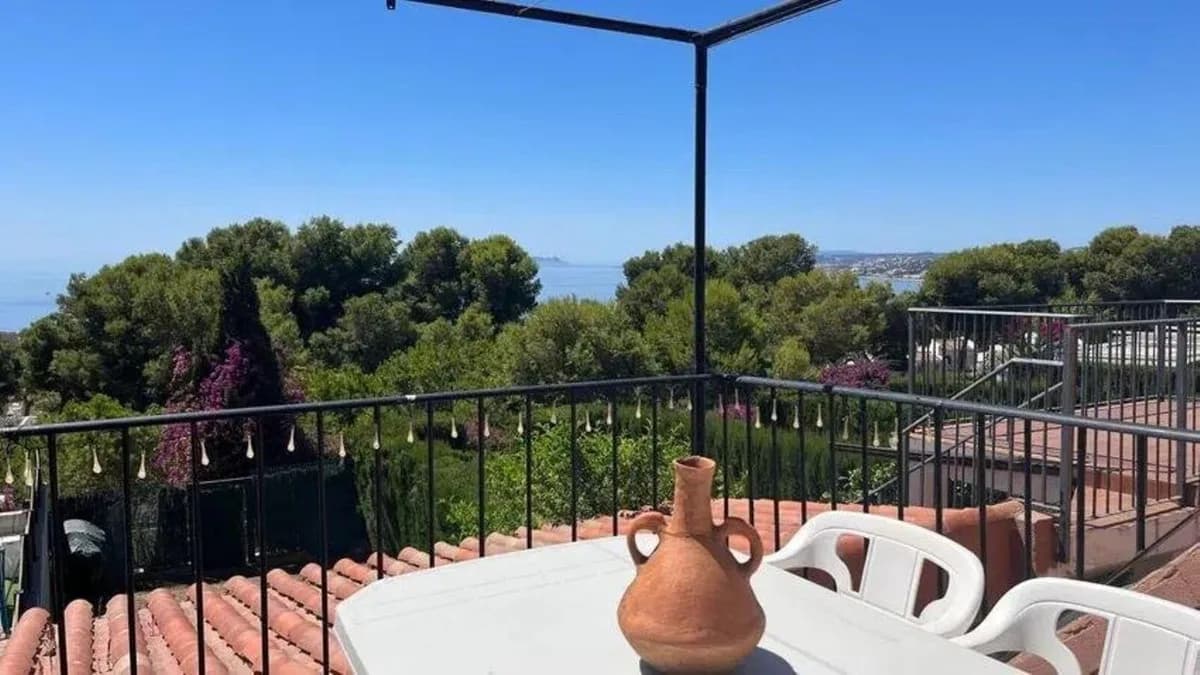 4 Bedroom Townhouse for Sale in Estepona, Málaga - Image 4