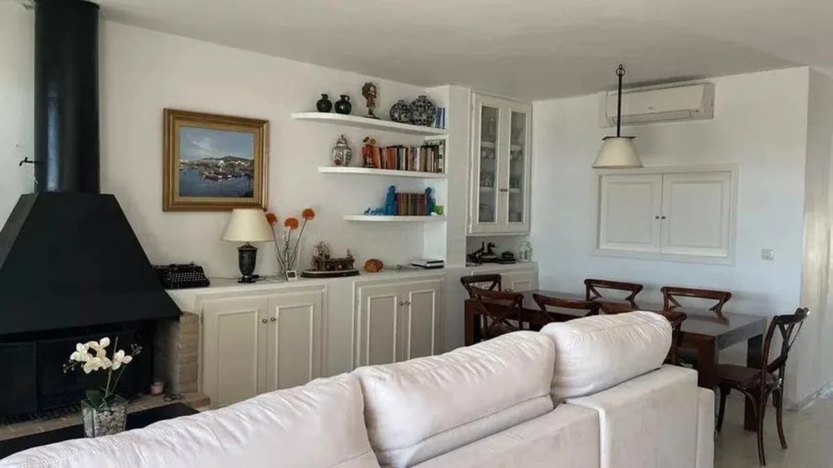 4 Bedroom Townhouse for Sale in Estepona, Málaga - Image 6