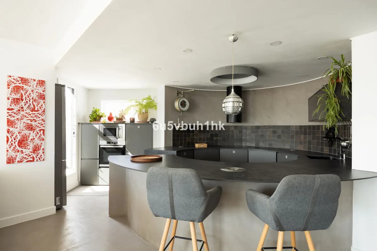 2 Bedroom Middle Floor Apartment for Sale in Benalmadena Costa, Málaga - Image 6