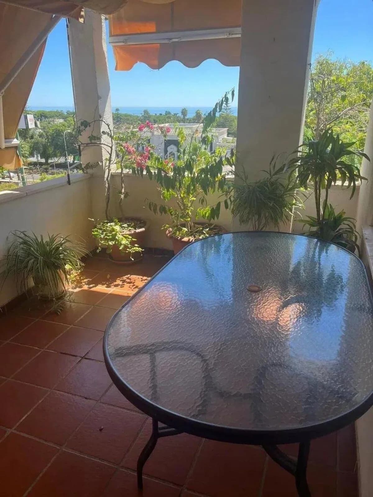 4 Bedroom Duplex for Sale in The Golden Mile, Málaga - Image 2