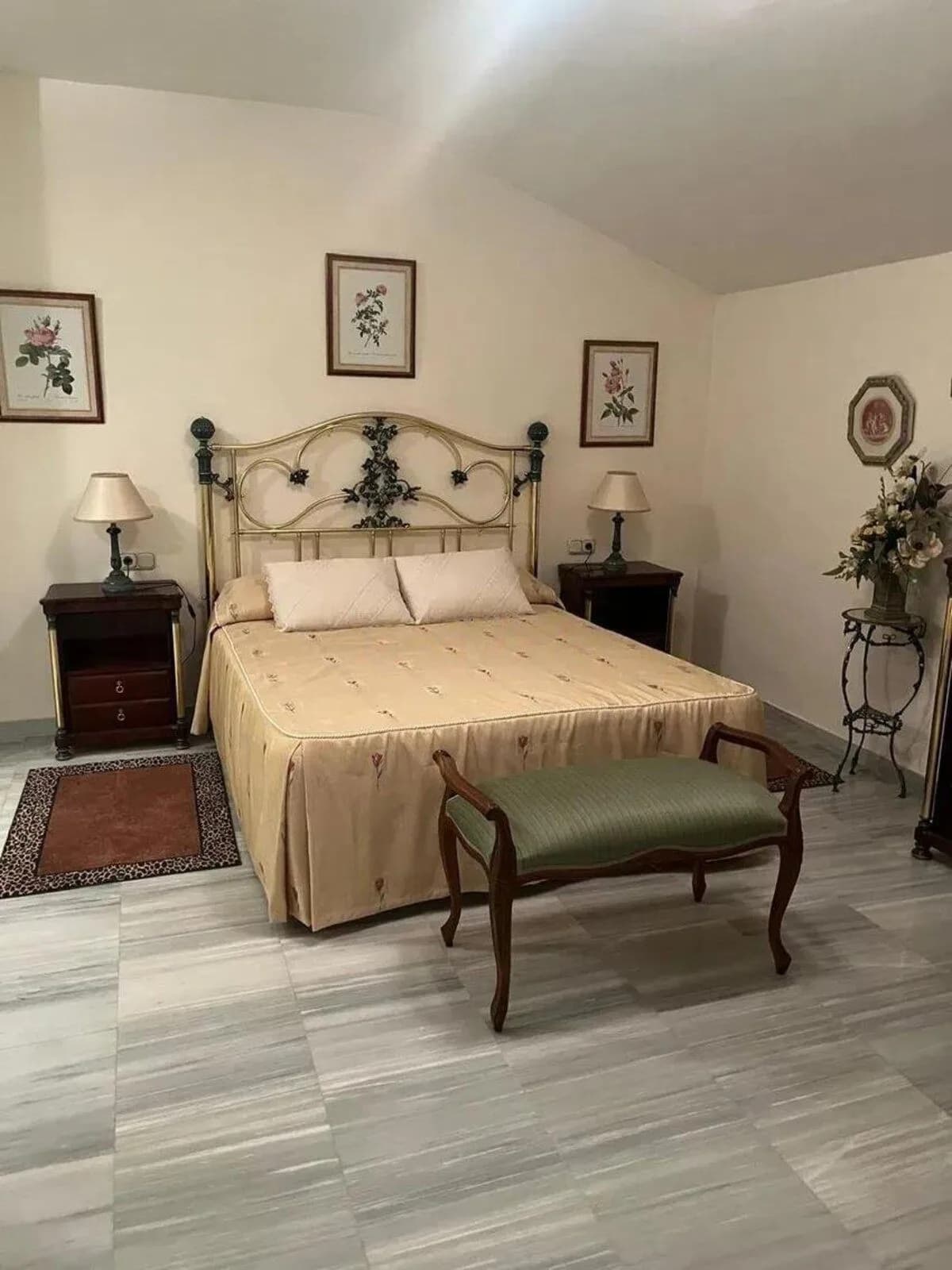 4 Bedroom Duplex for Sale in The Golden Mile, Málaga - Image 4