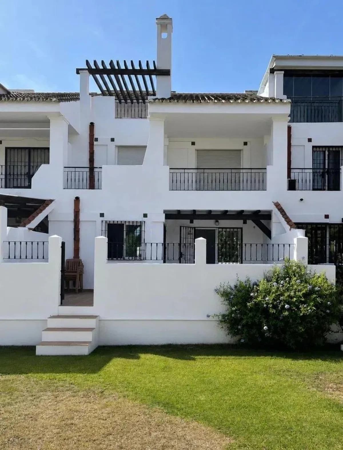 3 Bedroom Townhouse for Sale in Nueva Andalucía, Málaga