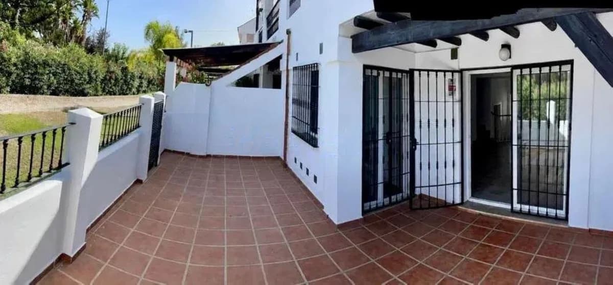 3 Bedroom Townhouse for Sale in Nueva Andalucía, Málaga - Image 9