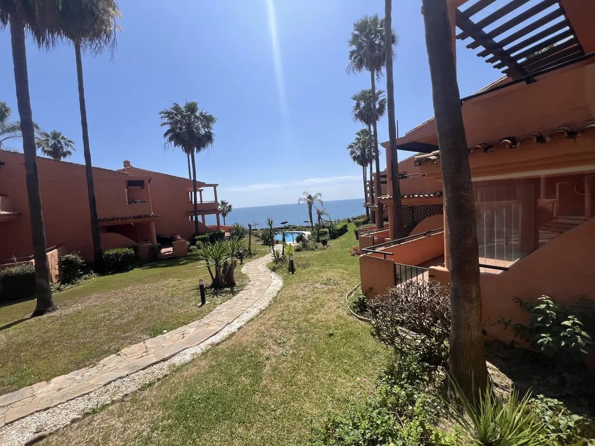 3 Bedroom Ground Floor Apartment for Sale in Estepona, Málaga - Image 2