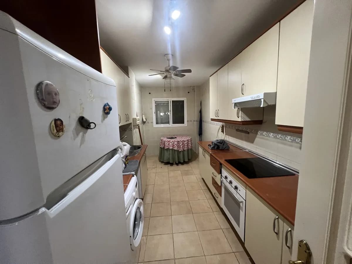 3 Bedroom Ground Floor Apartment for Sale in Estepona, Málaga - Image 5